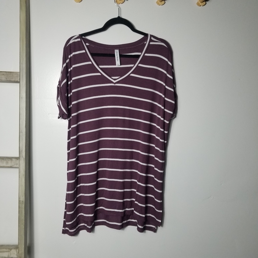NWOT ZENANA PREMIUM PURPLE STRIPED V-NECK TUNIC BLOUSE SIZE LARGE